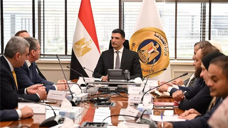 وزير الصناعة يبحث مع “دراسكيم” إنشاء أول مصنع لإنتاج سيانيد الصوديوم في مصر والشرق الأوسط باستثمارات 200 مليون دولار