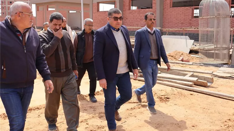 رئيس جهاز مدينة حدائق العاشر يتابع مشروعات المرافق ودفع معدلات التنفيذ