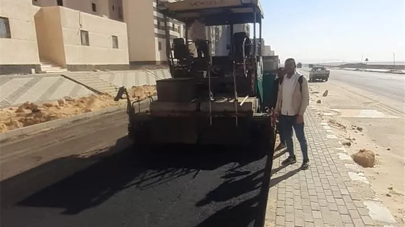 رمضان شهر الإنجاز.. جهاز مدينة العبور الجديدة يواصل تنفيذ مشروعات الطرق والكهرباء ورفع كفاءة الخدمات