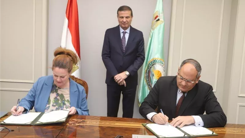 وزير الزراعة يشهد توقيع مذكرة تفاهم بين 