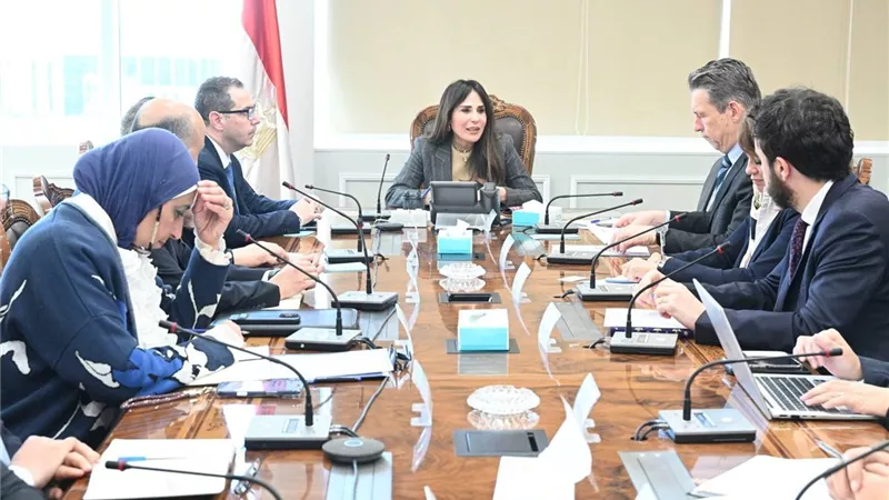 وزيرة الإسكان تبحث مع المدير الإقليمي للبنك الأوروبي لإعادة الإعمار تعزيز أوجه التعاون المشترك