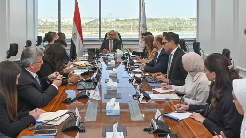 وزير الاستثمار يبحث تطوير بيئة الأعمال وجذب استثمارات نوعية لمصر