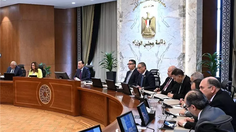 مدبولي: لدينا أرصدة آمنة ومُطمئنة من مُختلف السلع الإستراتيجية والأساسية تمتد لعدة أشهر 