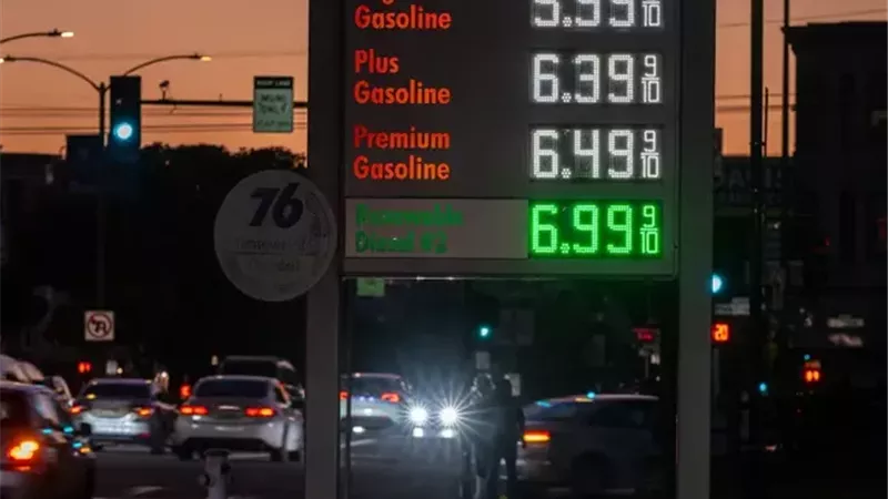 أمريكا تضخ 45 مليون برميل من الاحتياطي النفطي قريباً لكبح أسعار الوقود