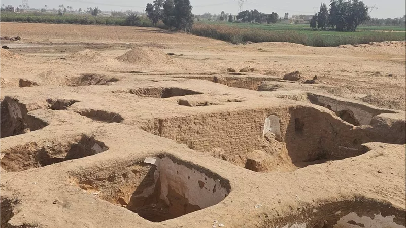 الكشف عن مبنى أثري يرجع إلى بدايات الرهبنة القبطية خلال القرن الخامس الميلادي بمنطقة القلايا بمحافظة البحيرة