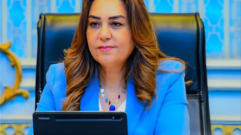 منال عوض تتابع حصر وتكويد الأشجار ضمن مبادرة 100 مليون شجرة