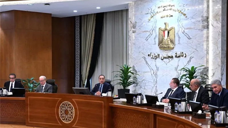 رئيس الوزراء يترأس اجتماع إدارة الأزمات لمواجهة تداعيات التصعيد العسكري بالمنطقة 