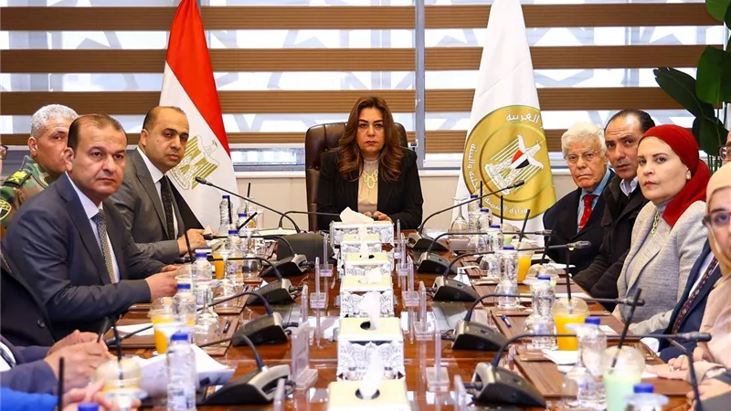 وزيرة التنمية المحلية:  توجه بدراسة مد مدة التراخيص الخاصة بمزاولة أنشطة إدارة المخلفات غير الخطرة لفترة أطول