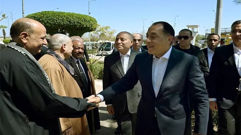 «مدبولي» يتفقد أسواق القاهرة لتعزيز الأمن الغذائي وضبط الأسواق