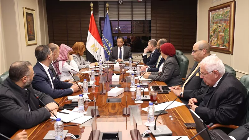 وزير الاتصالات يبحث مع الرئيس الإقليمي لـ SAP تعزيز استثماراتها بمصر والتوسع في حجم أعمالها في مجال التعهيد