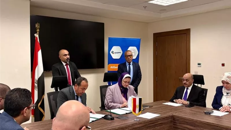 المصرية لنقل الكهرباء توقّع عقدًا مع “الجمال” لتنفيذ توسعات بمحطة محولات الإسماعيلية