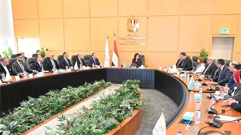 وزيرة الإسكان تعقد اجتماعًا موسعًا مع غرفة التطوير العقاري لبحث تعزيز التعاون المشترك