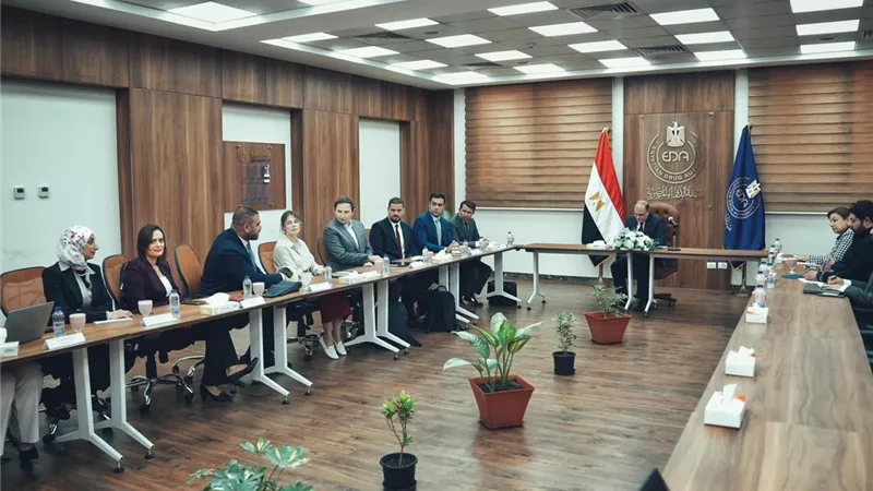هيئة الدواء تبحث مع«إدواردز لايف ساينسز» و«كابيتال آيز» تعزيز التعاون في المستلزمات الطبية