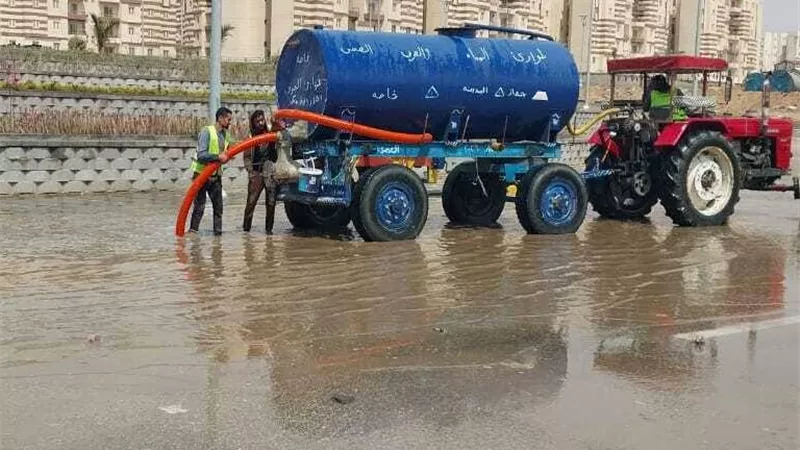 رئيس جهاز حدائق العاصمة يقود حملات ميدانية لتطهير شبكات الصرف