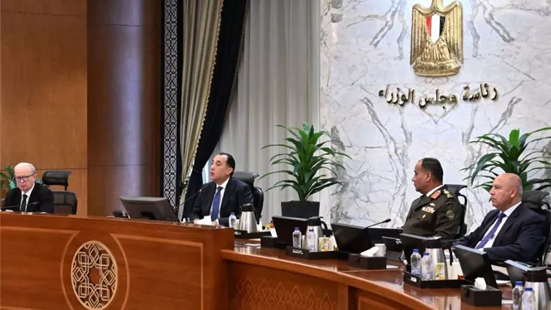 مدبولي: متابعة تنفيذ إجراءات ترشيد الإنفاق الحكومي لخفض استهلاك الوقود وتعظيم العائد من الطاقات المتجددة