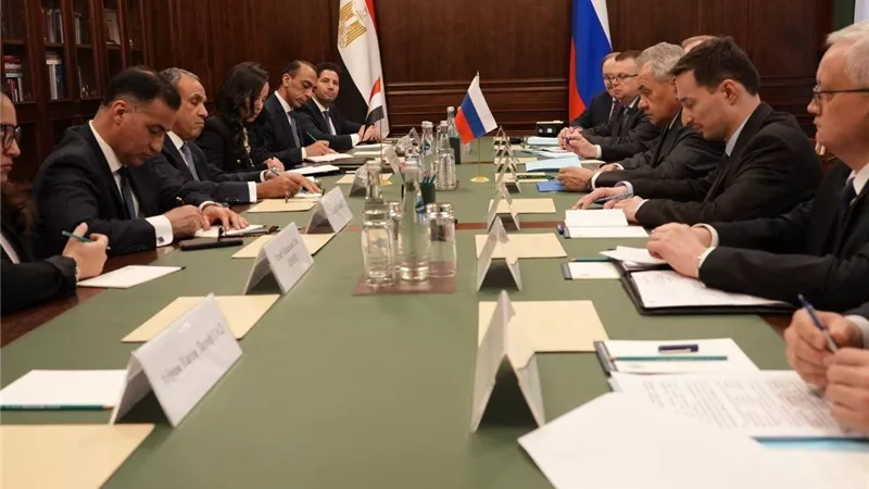 شراكة استراتيجية ومنفعة متبادلة.. مصر وروسيا تبحثان تأمين مسارات التجارة والأمن المائي في موسكو