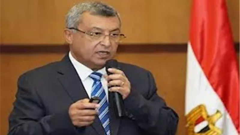 رئيس لجنة طاقة الشيوخ: حرب الممرات البحرية تهدف لخنق الصين وعجز الطاقة يصل لـ35%