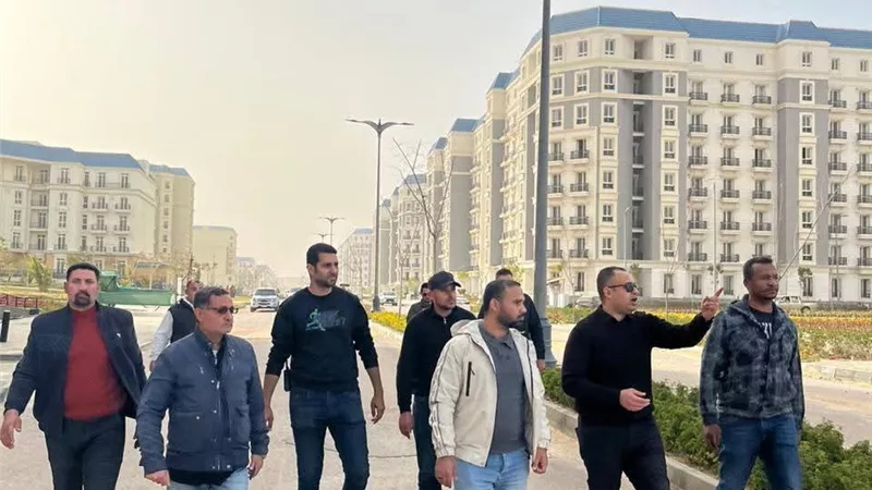 رئيس جهاز العلمين الجديدة يتفقد مواقع العمل ويوجه بضغط معدلات التنفيذ