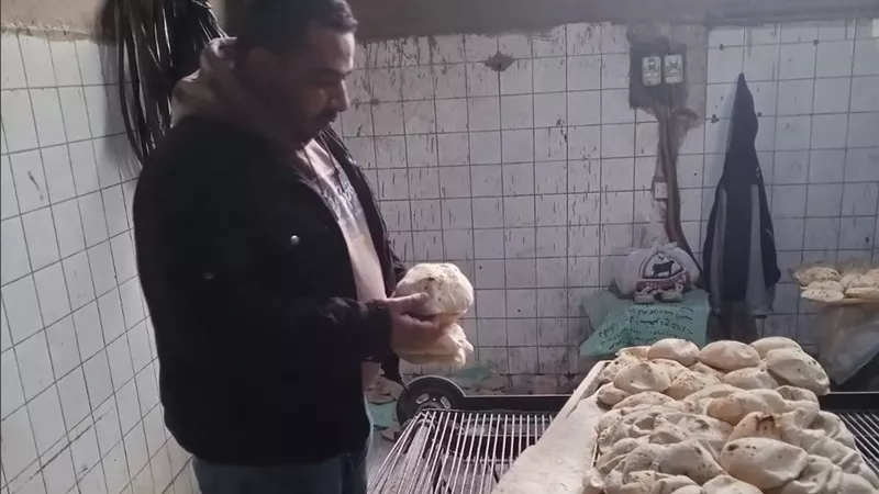 تموين الجيزة يحبط محاولة تكدس 29 طن دقيق بالمخابز خلال الطقس السيئ
