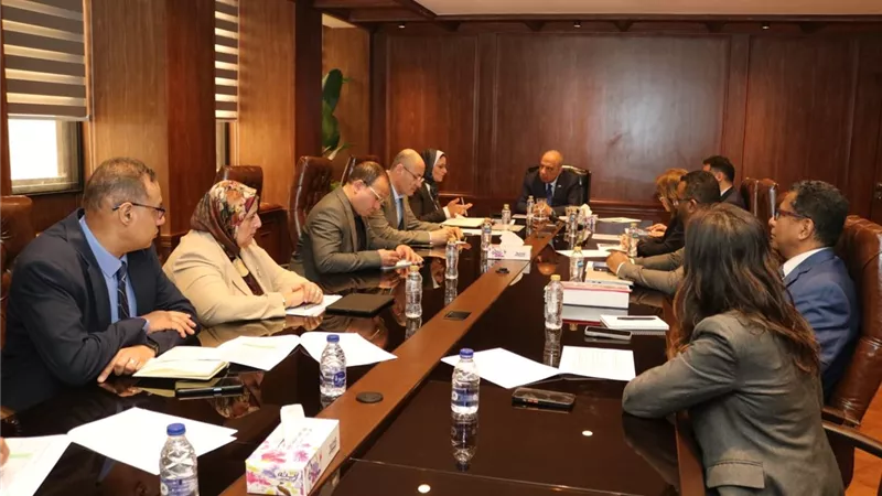 استعدادًا للافتتاح.. وزير الكهرباء يتابع مع سيمنس تطورات مركز التحكم القومي للطاقة 	