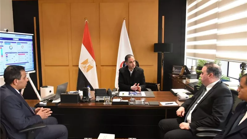 الصحة تبحث ميكنة الخدمات الطبية وإنشاء ملف صحي موحد لكل مواطن