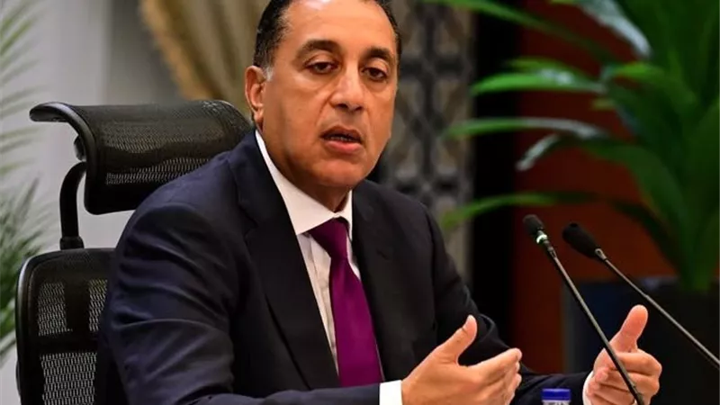 مدبولي يعيد تشكيل 