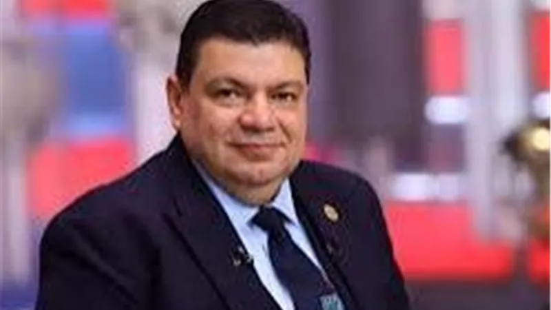 أمجد الوكيل: استهداف منشآت نووية قد يهدد دول الجوار بإشعاع عابر للحدود
