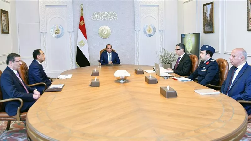الرئيس السيسي يوجه باستخدام كافة آليات الدولة لضبط الأسواق وتفادي غلاء الأسعار