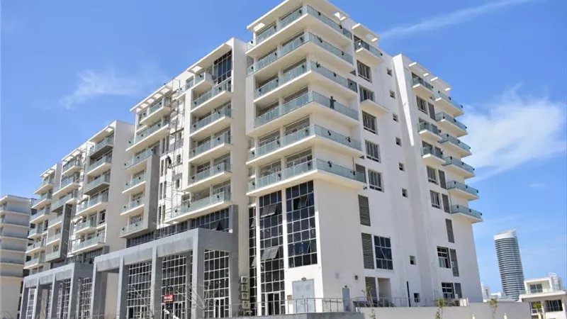 وزيرة الإسكان تتابع سير العمل بعددٍ من المشروعات الجاري تنفيذها بمدينة العلمين الجديدة ومارينا