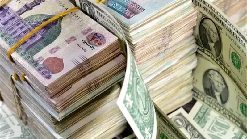 عودة الأموال الساخنة بـ2.7 مليار دولار تنعش سوق الدين المصري خلال أسبوع