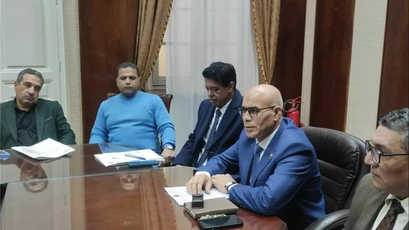 اجتماع موسع بالجمارك بالإسكندرية لمناقشة معوقات العمل الجمركي والاستجابة لمطالب المستخلصين