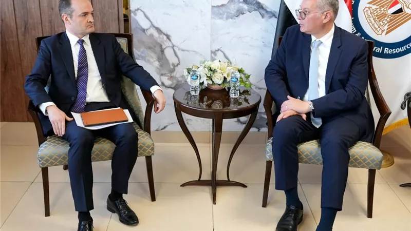 مصر تبحث تعزيز التعاون مع أباتشي لزيادة إنتاج البترول