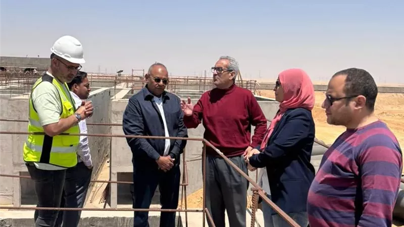 رئيس جهاز العاصمة الجديدة تتابع تنفيذ مشروع خطوط المياه العكرة من نهر النيل