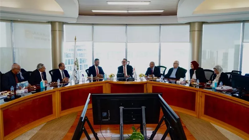 في أولى مهامه..رئيس البورصة يترأس لجنة قيد6 شركات جديدة ببرنامج الطروحات الحكومية