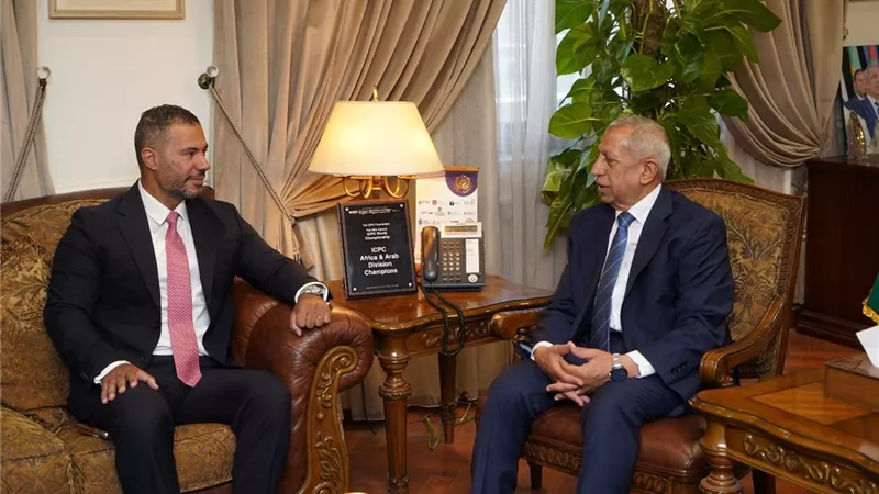 نائب رئيس البورصة: نشر الثقافة المالية أولوية.. وندوات توعوية لربط الطلاب بسوق المال
