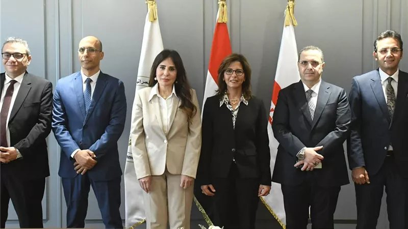 وزيرة الإسكان والمدير التنفيذي للأكاديمية الوطنية للتدريب يشهدان توقيع بروتوكول تعاون لإعداد الكوادر القيادية