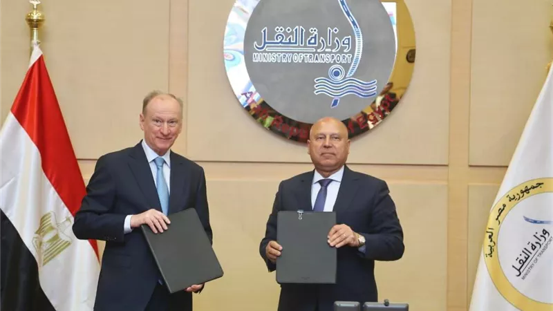 مصر وروسيا توقعان مذكرة تفاهم لإنشاء ممر لوجستي دولي وتوطين صناعة السفن