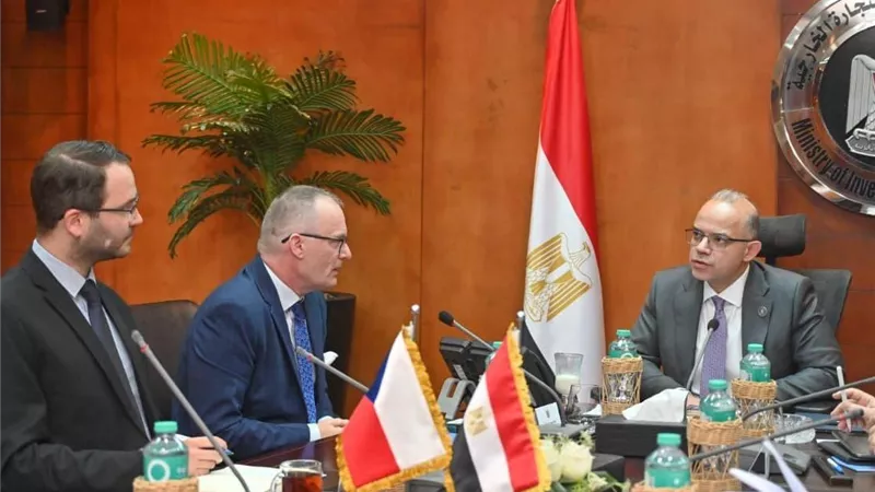 وزير الاستثمار يبحث مع سفير التشيك تعزيز الشراكة وتوطين التكنولوجيا المتقدمة