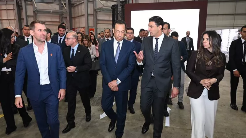 وزير الصناعة يدعو «طلبات» لتأسيس منصة رقمية لتسويق المنتجات والمستلزمات الصناعية المصرية