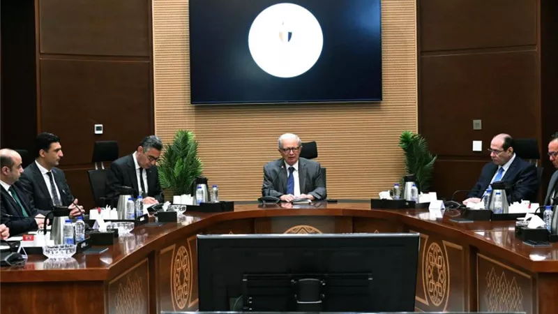نائب رئيس الوزراء للشئون الاقتصادية يعقد اجتماعا لمتابعة جهود توفير السلع ومستلزمات الإنتاج