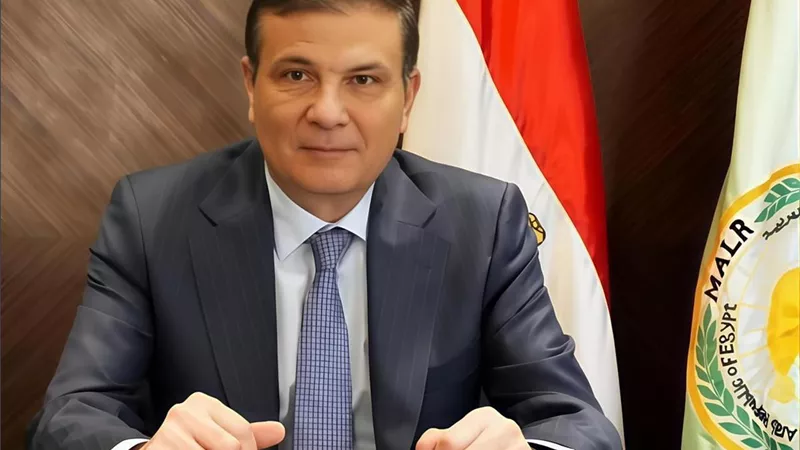 الزراعة: صرف أكثر من مليون شيكارة لمزارعي المحاصيل الصيفية حتى الآن