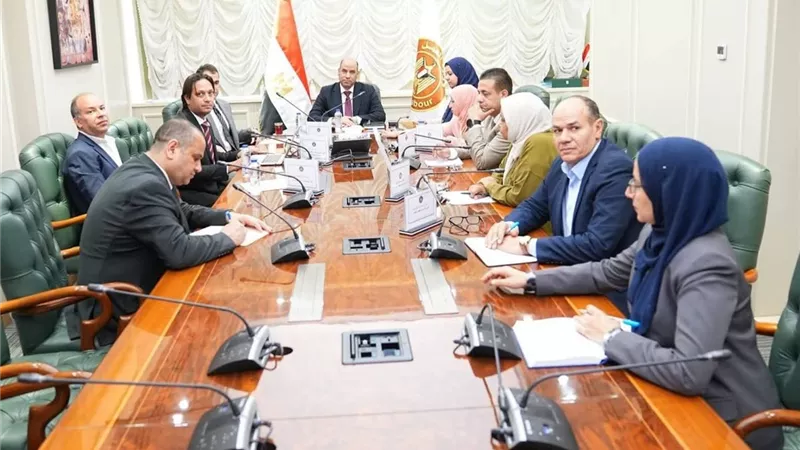 شراكة بين وزارة العمل وشركة 