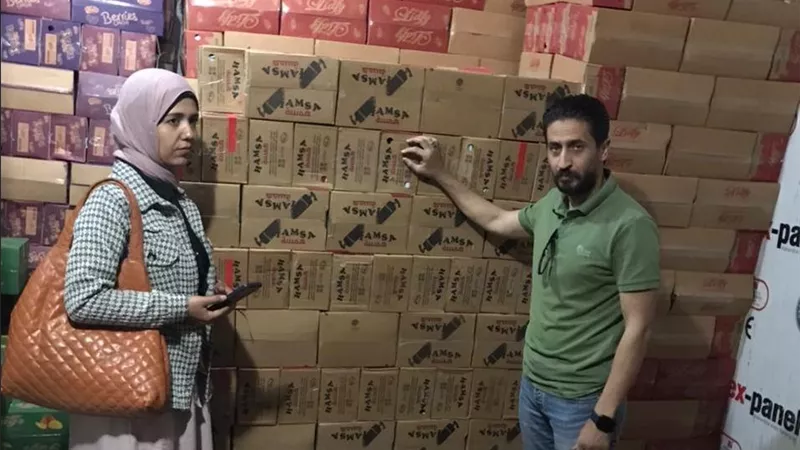 حملات التموين بسوهاج تضرب بقوة وتضبط آلاف السلع غير الصالحة بالأسواق