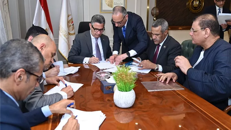 وزير التموين يلتقي نواب البرلمان ويؤكد سرعة الاستجابة لمطالب المواطنين