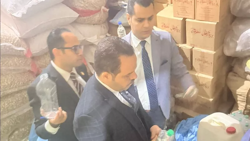 حماية المستهلك يسقط مصانع وهمية لخل ومياه “زمزم” وأعلاف فاسدة بالدقهلية