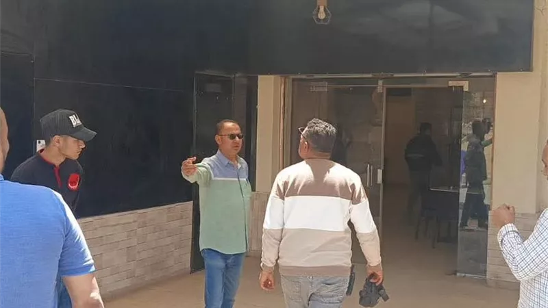 حملة مكبرة لإزالة الإشغالات باسكان الشباب  وحى الاندلس بالتجمع الثالث بالقاهرة الجديدة 
