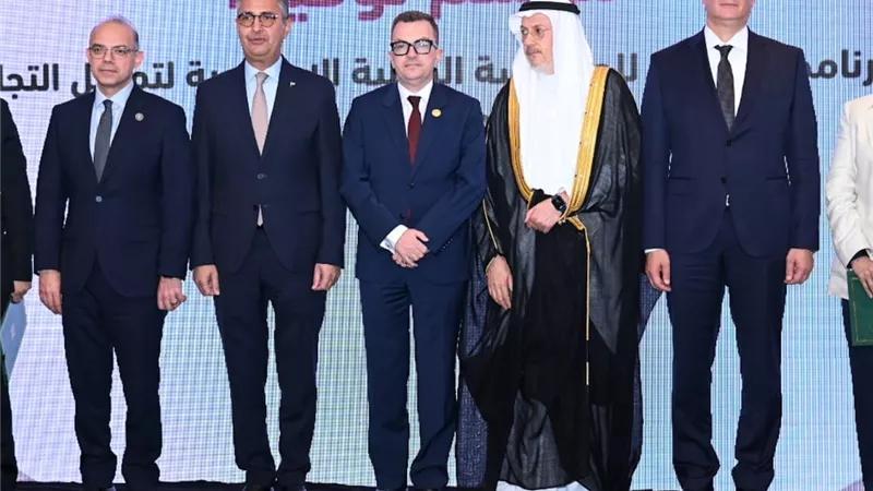 تمويلات بـ8.5 مليار دولار لدعم قطاع التموين واستيراد 19مليون طن سلع استراتيجية