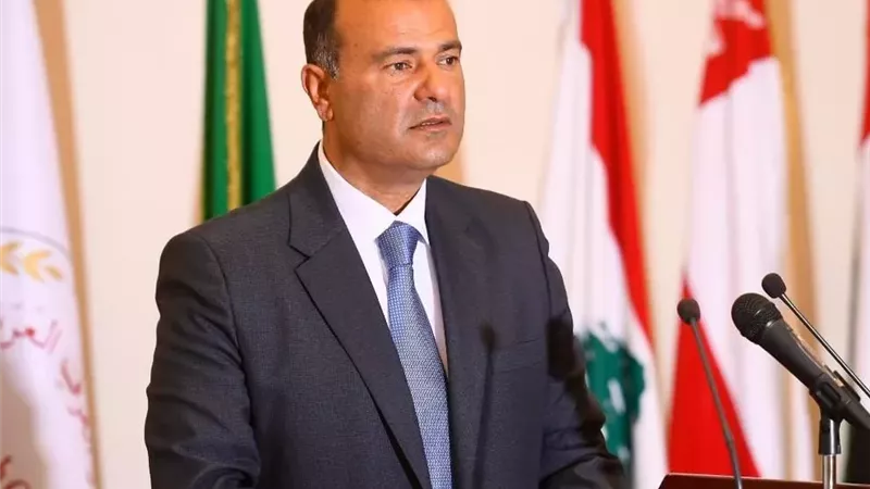 أمين 