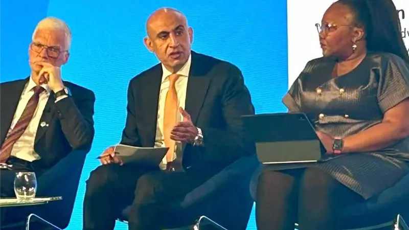 من لندن..محمد عبد اللطيف يعرض ملامح التجربة المصرية في المنتدى العالمي للتعليم