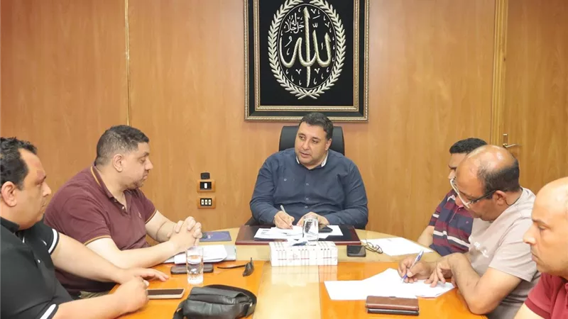 رئيس مياه البحيرة يتابع اللمسات الأخيرة للتوصيلات المنزلية بمشروعات